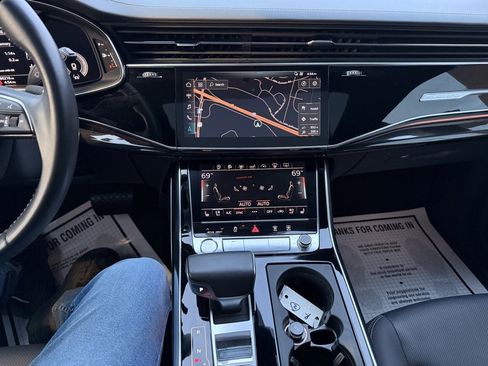 Used 2019 Audi Q8 Prestige image 21