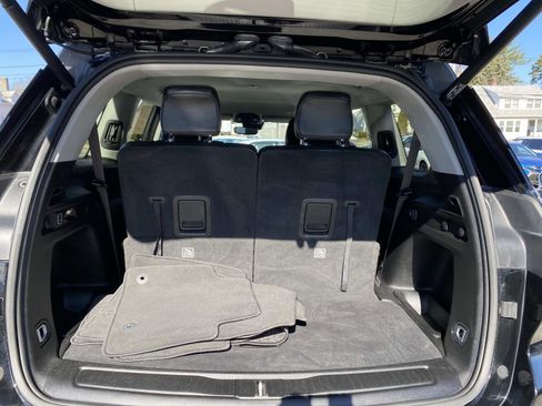 Used 2023 Jeep Grand Cherokee L Limited w/ Black Appearance Package image 5