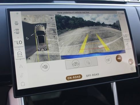 New 2025 Land Rover Range Rover Long Wheelbase SE image 19