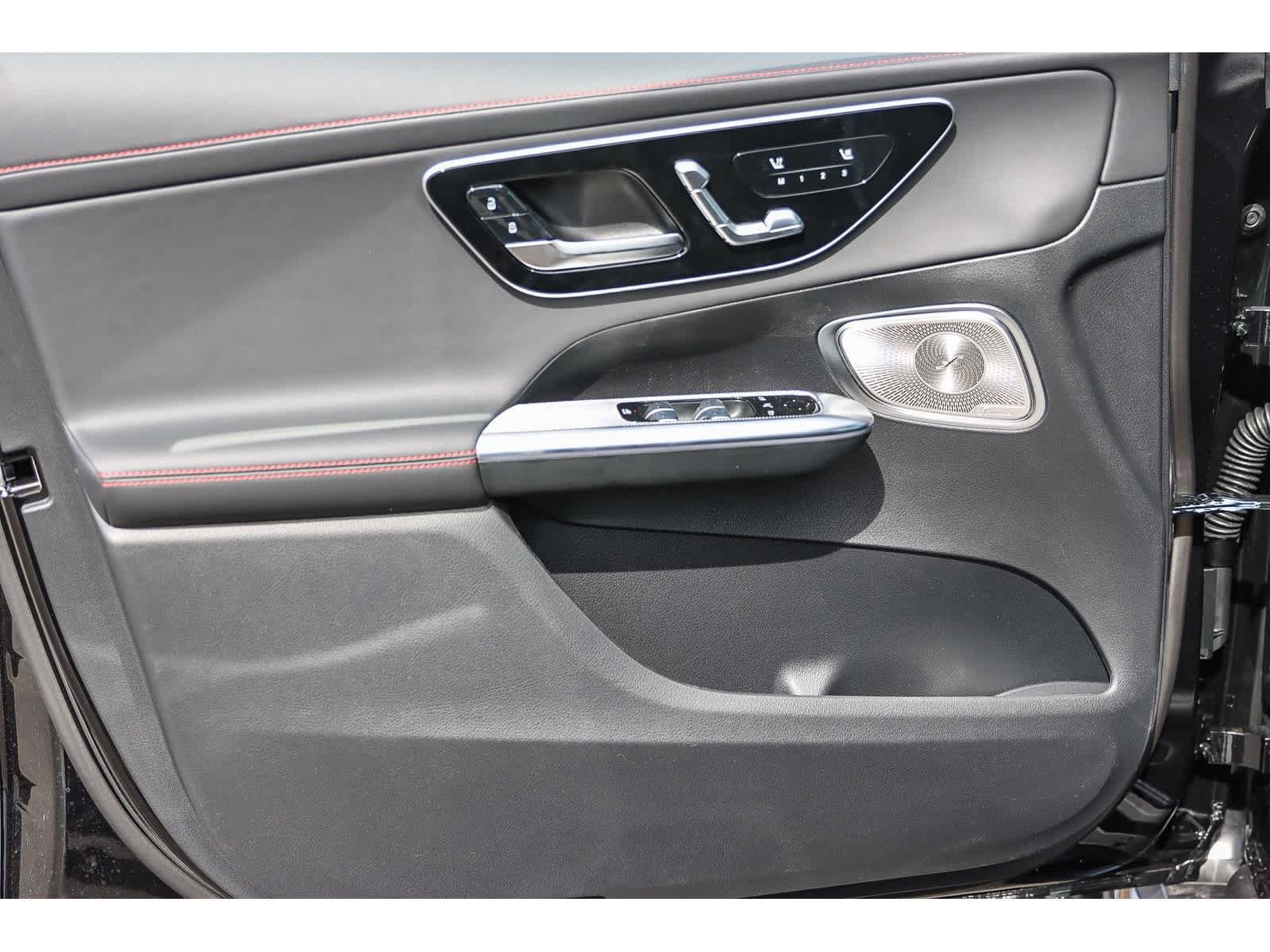 New 2025 Mercedes-Benz GLC 43 AMG 4MATIC image 19