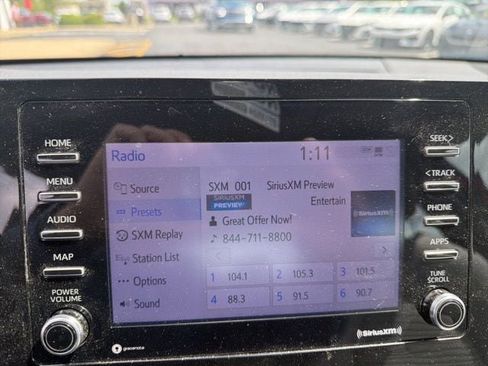 Used 2021 Toyota Camry SE w/ Cold Weather Package image 18