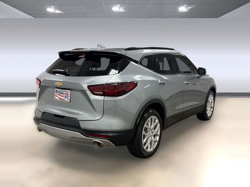 Used 2023 Chevrolet Blazer LT FWD image 8
