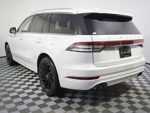 Used 2021 Lincoln Aviator Reserve w/ Equipment Group 208A AWD/4WD image 4