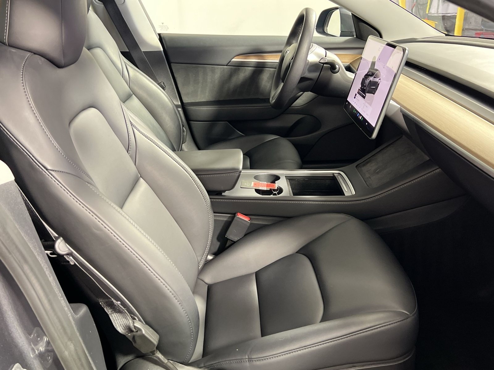 Used 2023 Tesla Model 3 Standard Range RWD image 29