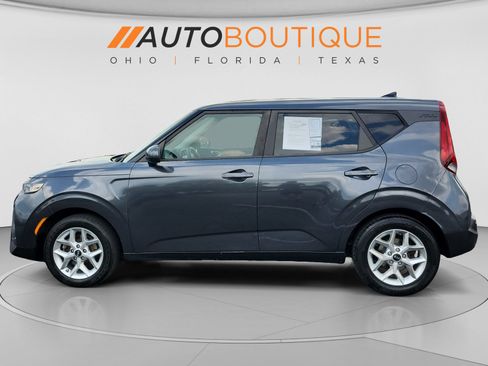Used 2021 Kia Soul S FWD image 2