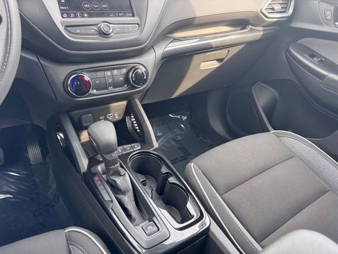 Used 2022 Chevrolet TrailBlazer LT FWD image 30