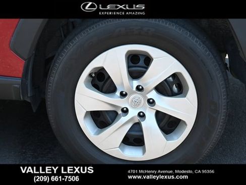 Used 2019 Toyota RAV4 LE w/ Carpet Mat Package FWD image 9