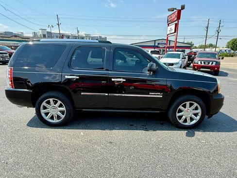 Used 2013 GMC Yukon Denali AWD/4WD image 6