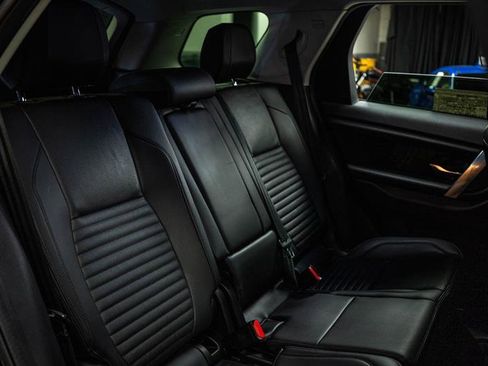 Used 2023 Land Rover Discovery Sport S image 12