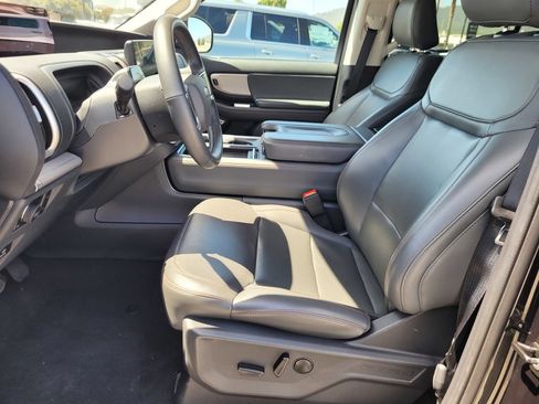 Used 2025 Ford Expedition Max Active AWD/4WD image 16