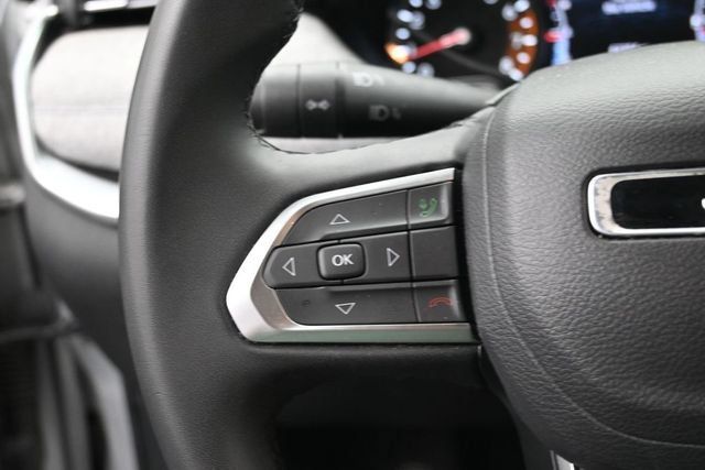 Used 2024 Jeep Compass Latitude AWD/4WD image 17