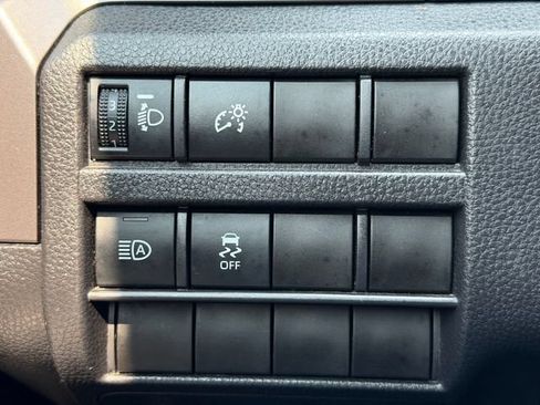 Used 2025 Toyota Tacoma SR5 AWD/4WD image 35
