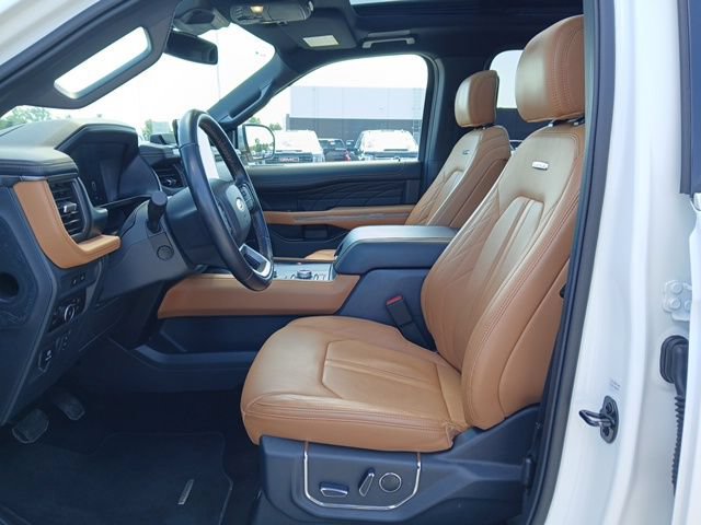 Used 2023 Ford Expedition Platinum AWD/4WD image 14