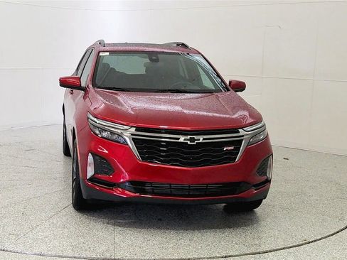 Used 2023 Chevrolet Equinox RS w/ RS Leather Package AWD/4WD image 2