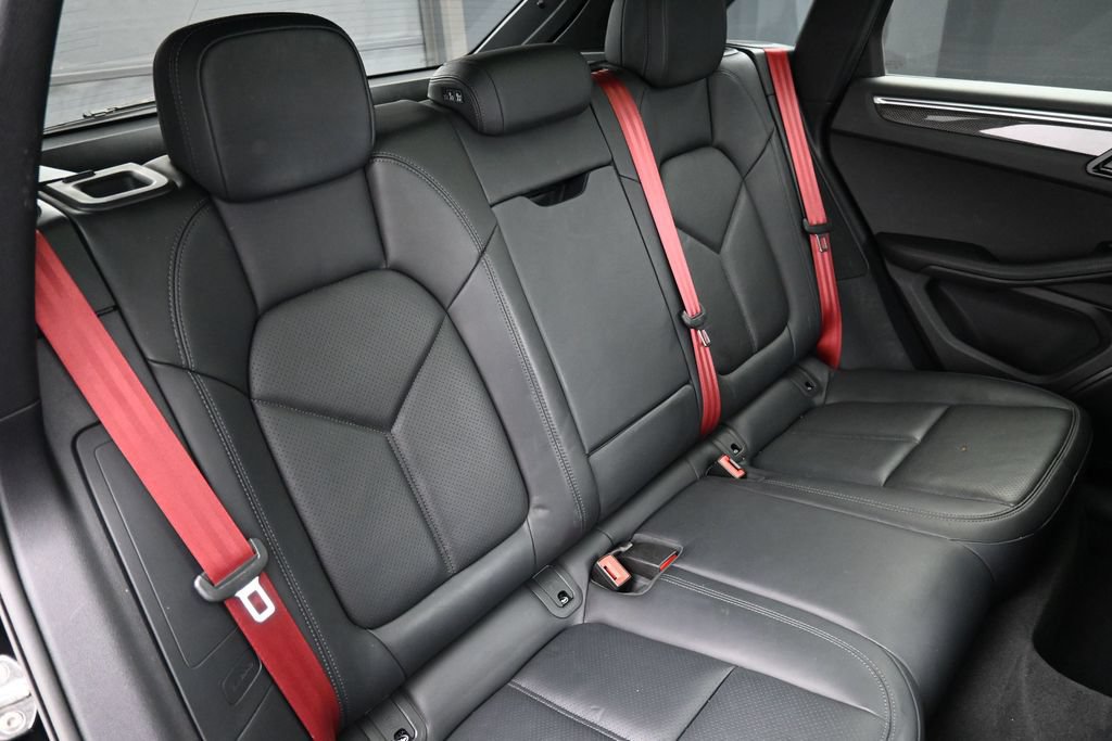 Certified 2023 Porsche Macan S AWD/4WD image 29