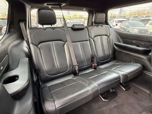 Used 2022 Jeep Wagoneer Series III w/ Premium Group I image 14