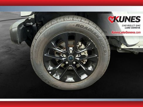 Used 2024 Jeep Wrangler Unlimited Sahara AWD/4WD image 11