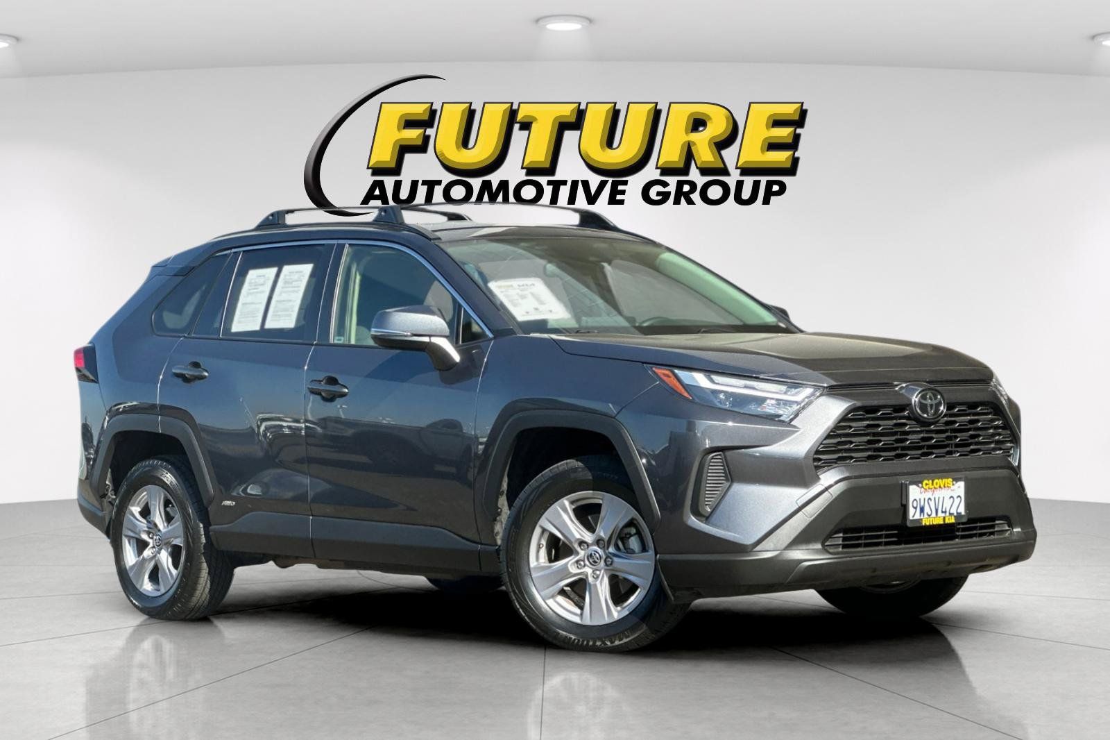 Used 2025 Toyota RAV4 XLE AWD/4WD image 2