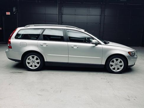 Used 2007 Volvo V50 2.4i FWD image 8