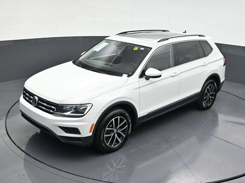 Used 2021 Volkswagen Tiguan SE FWD image 16