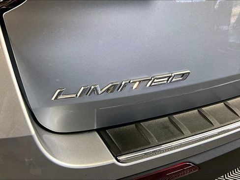 Used 2023 Ford Explorer Limited w/ Equipment Group 301A AWD/4WD image 23