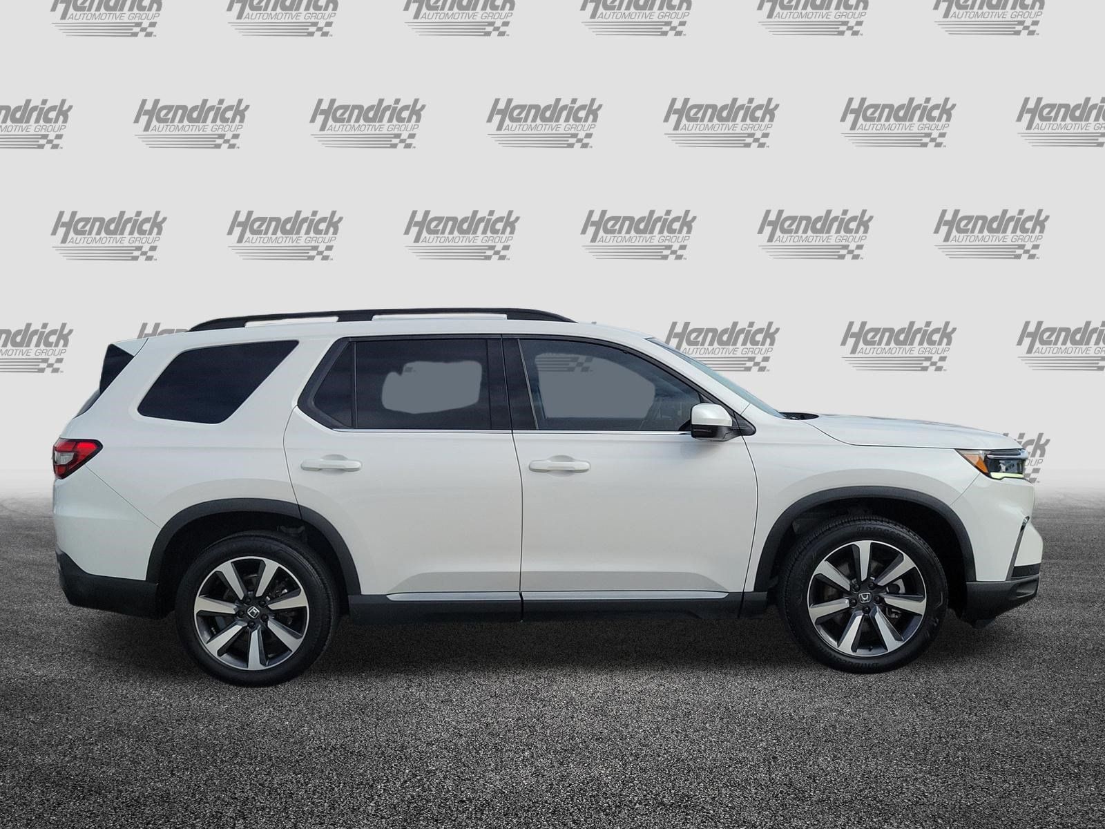 Used 2024 Honda Pilot Touring image 8