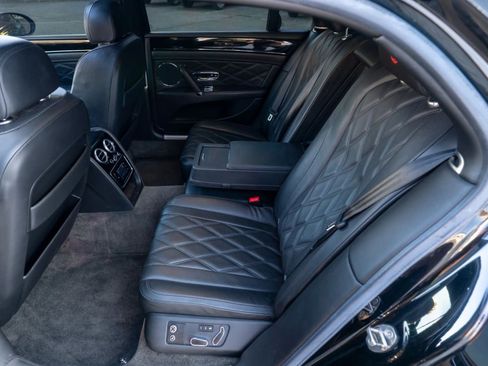 Used 2015 Bentley Flying Spur V8 image 90
