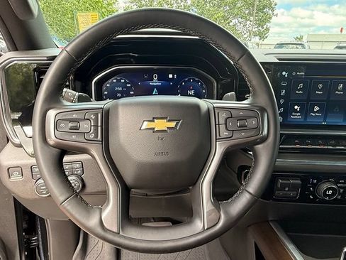 Used 2023 Chevrolet Silverado 1500 High Country w/ High Country Premium Package AWD/4WD image 11