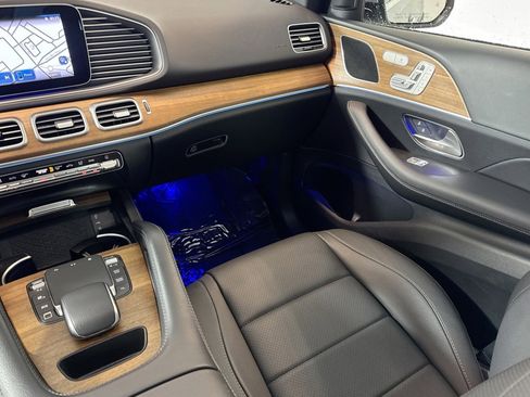 Certified 2025 Mercedes-Benz GLE 350 4MATIC w/ Winter Package image 22