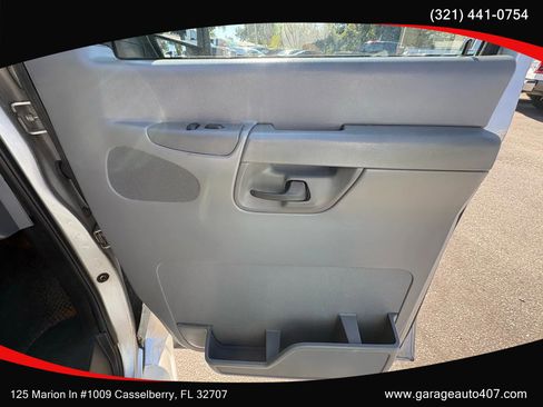 Used 2003 Ford E-150 and Econoline 150 Commercial Van 3D image 21