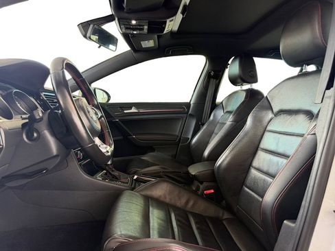 Used 2020 Volkswagen GTI SE FWD image 10