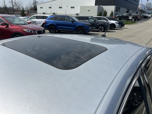 Used 2016 Ford Fusion SE w/ Equipment Group 202A image 7