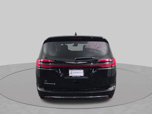 Used 2024 Chrysler Pacifica Touring-L FWD image 14