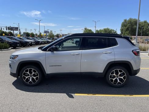 Used 2025 Jeep Compass Limited AWD/4WD image 4