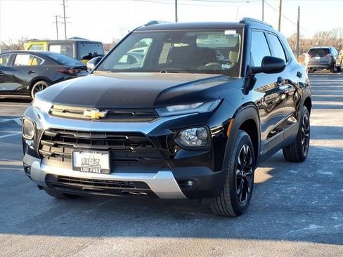 Used 2022 Chevrolet TrailBlazer LT w/ Driver Confidence Package image 2