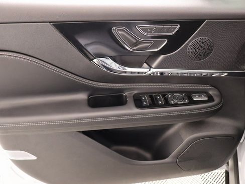 New 2026 Lincoln Corsair Premiere image 16