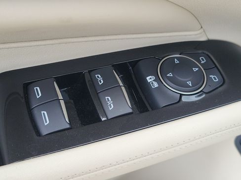 Used 2021 Cadillac CT4 Premium Luxury AWD/4WD image 19