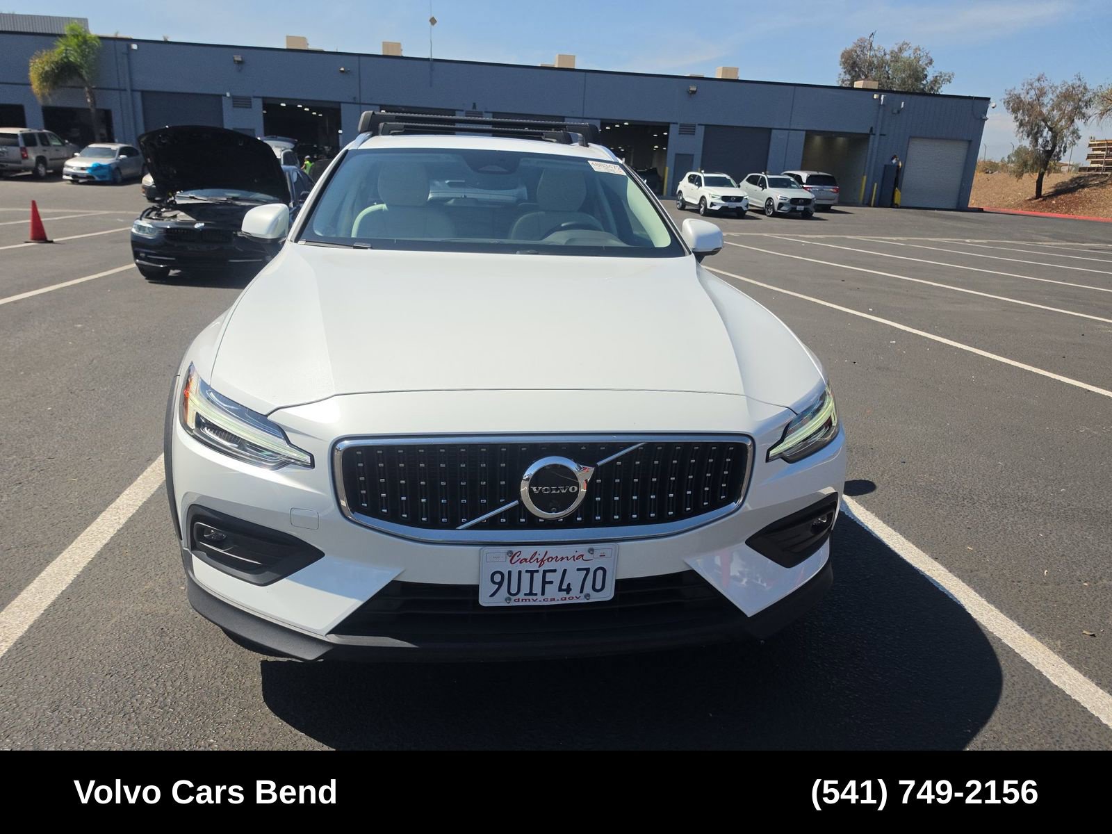 Used 2025 Volvo V60 B5 Cross Country Plus AWD/4WD image 3