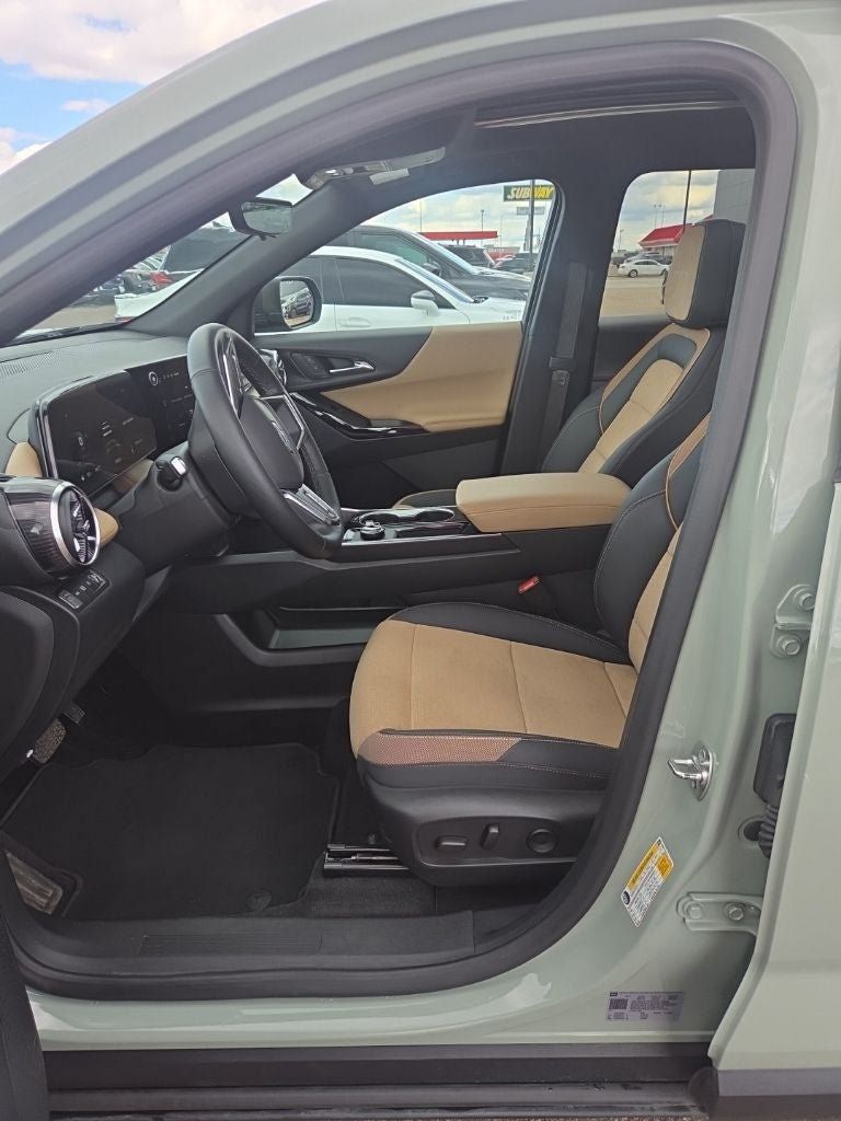 Used 2025 Chevrolet Equinox ACTIV w/ Safety and Technology Package AWD/4WD image 13