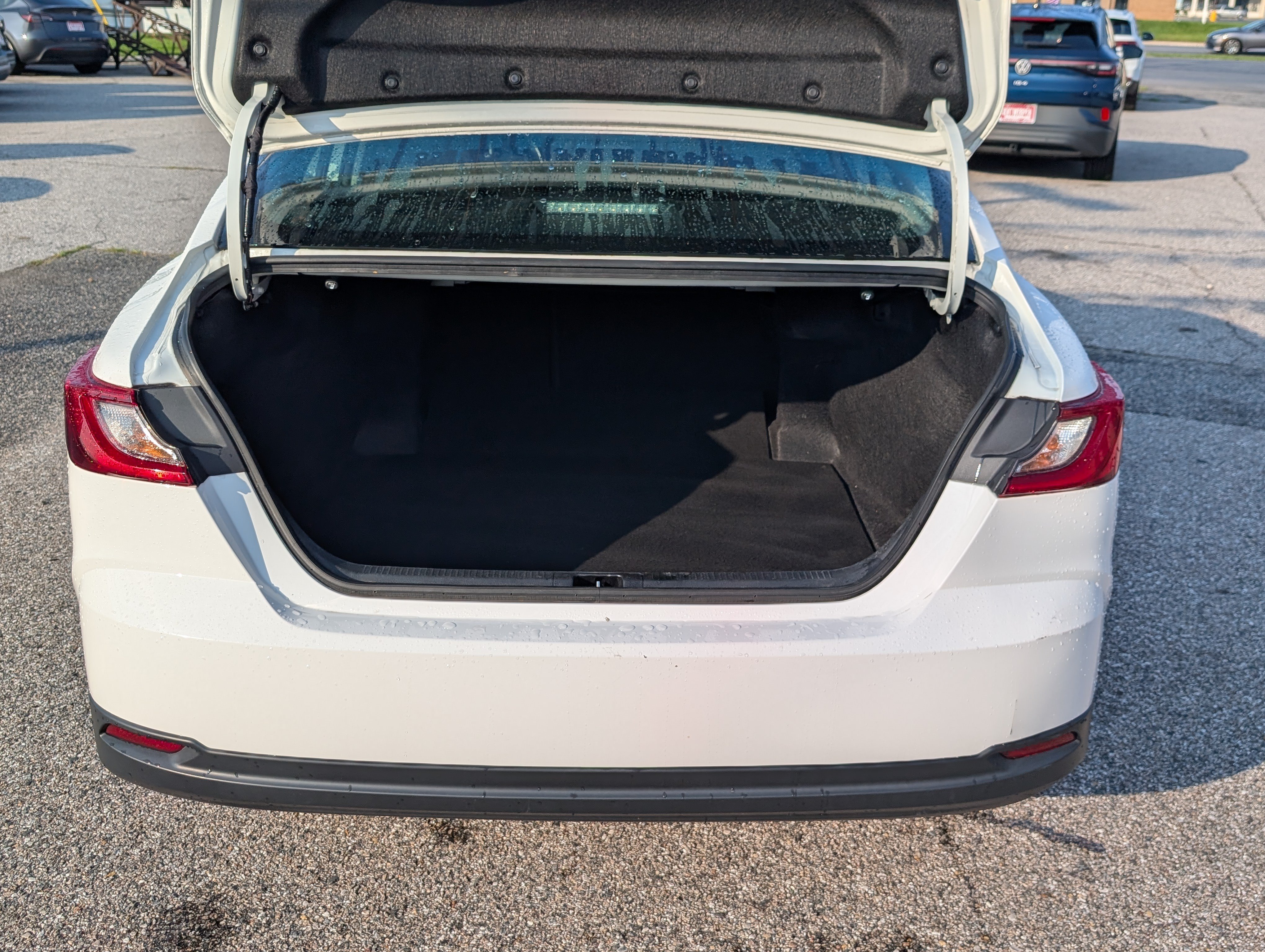 Used 2025 Toyota Camry LE FWD image 13