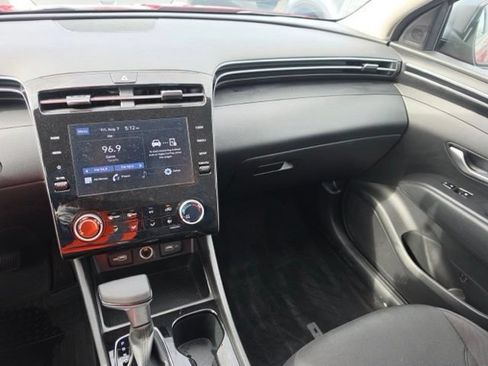 Used 2024 Hyundai Tucson SE FWD image 11