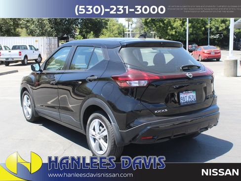 Used 2022 Nissan Kicks S FWD image 9