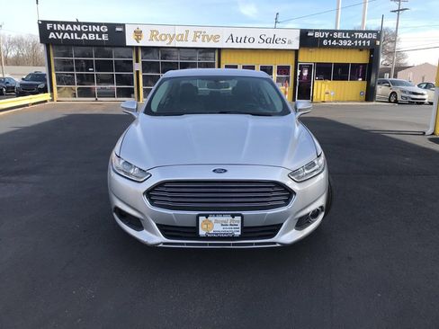 Used 2016 Ford Fusion SE w/ Equipment Group 202A image 4