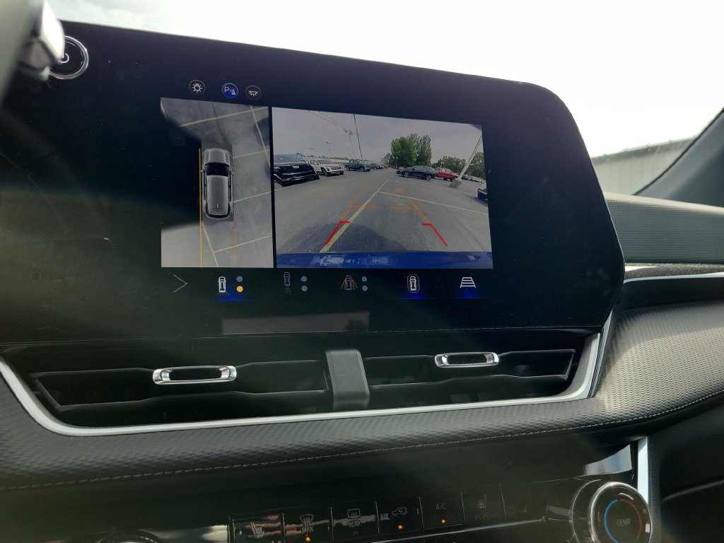 Used 2025 Chevrolet Equinox LT w/ Safety and Technology Package FWD image 31