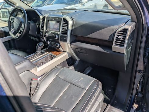 Used 2019 Ford F150 Lariat w/ Equipment Group 502A Luxury AWD/4WD image 32