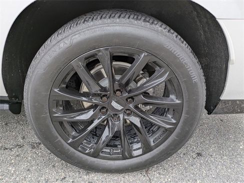 Used 2023 Cadillac Escalade ESV Sport w/ LPO, ONYX Package image 9