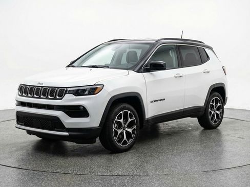 Used 2025 Jeep Compass Limited image 3