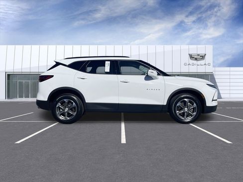 Used 2023 Chevrolet Blazer LT image 9
