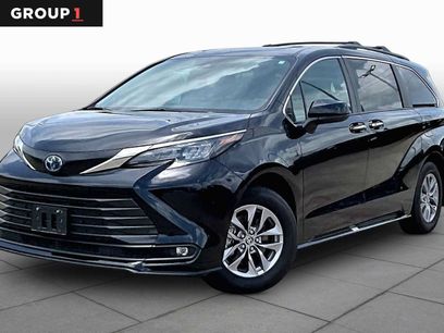 Certified 2025 Toyota Sienna XLE w/ XLE Plus Package