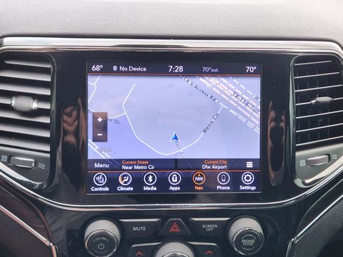 Used 2019 Jeep Grand Cherokee Limited RWD image 11